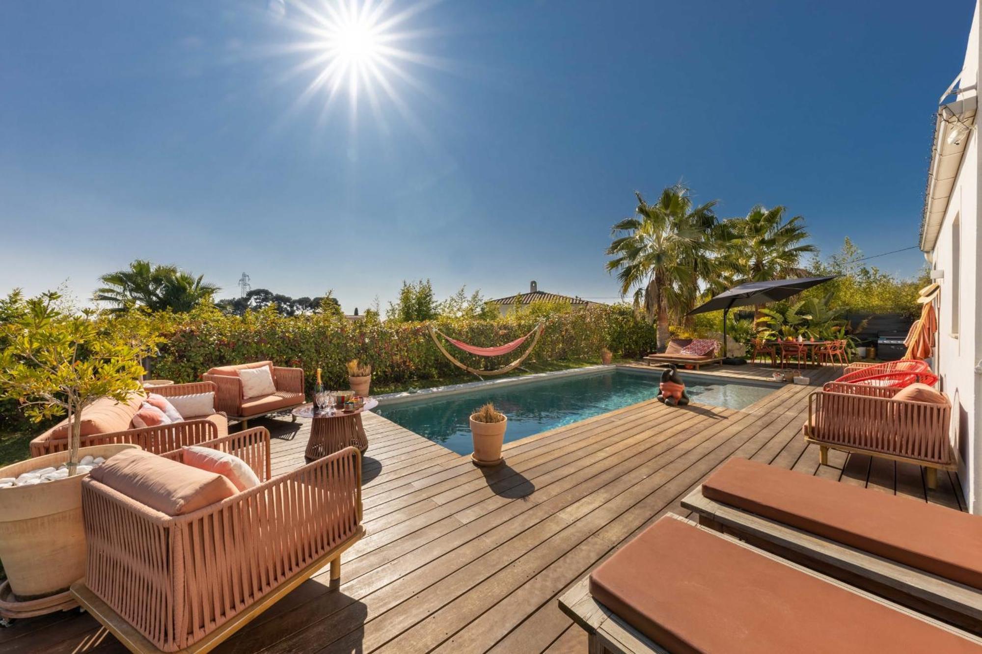 2 Private With Pool And Garden Sea View Feriehus Nice