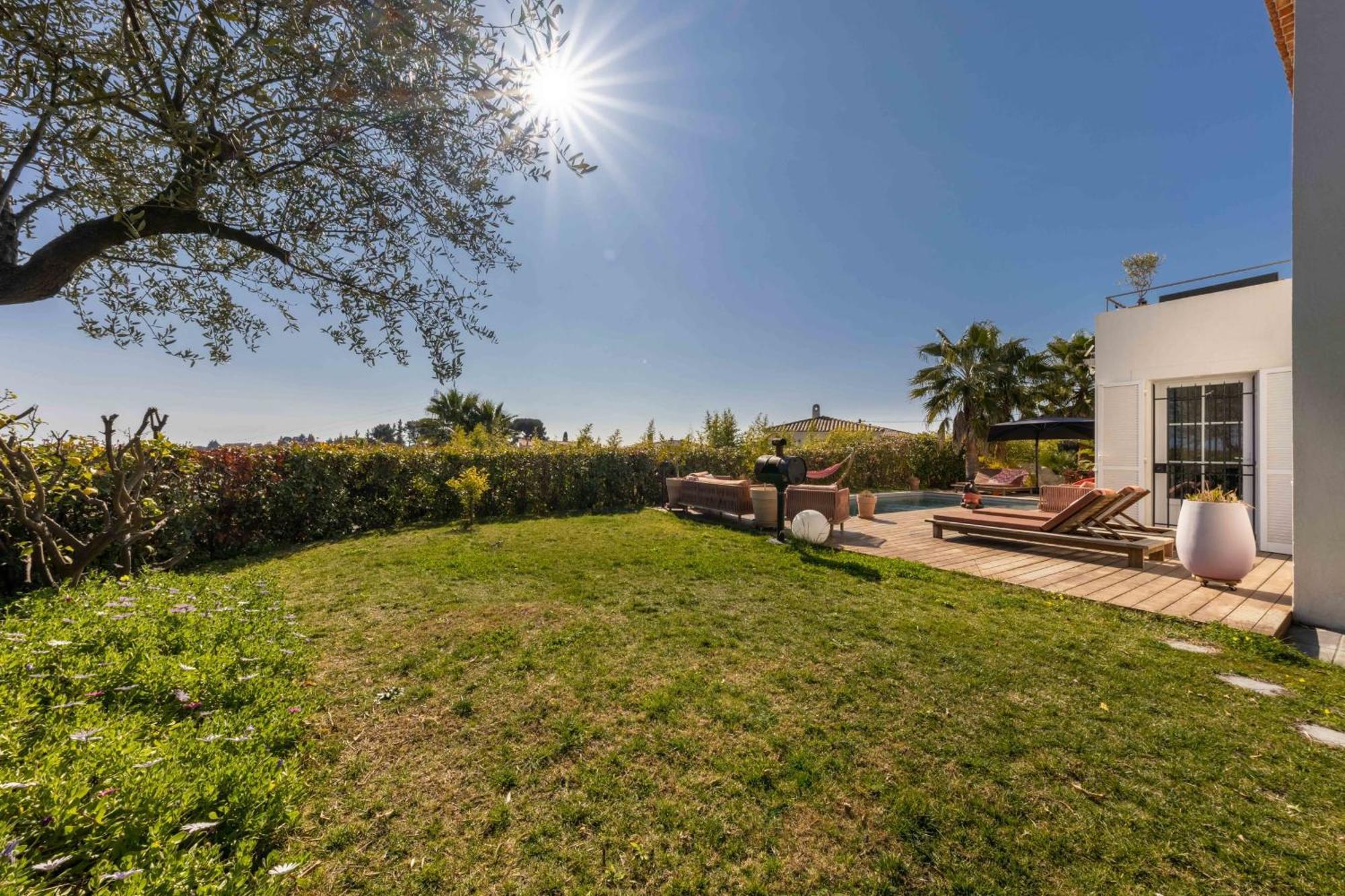 2 Private With Pool And Garden Sea View